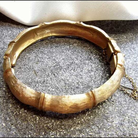 1950s Signed NAPIER Satin Gold Bamboo Bangle Vintage Bracelet 15882 - Picture 5 of 5